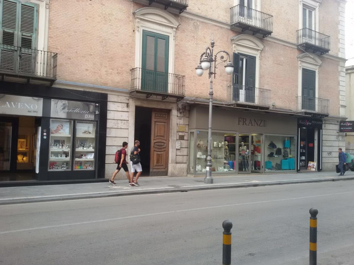 Muro Torto Suite - Struttura Sanificata Giornalmente Con Ozono E Prodotti Specifici Conformi Al Decalogo Del Ministero Salute - Personale Sottoposto A Test Sierologico Periodicamente Foggia Eksteriør billede