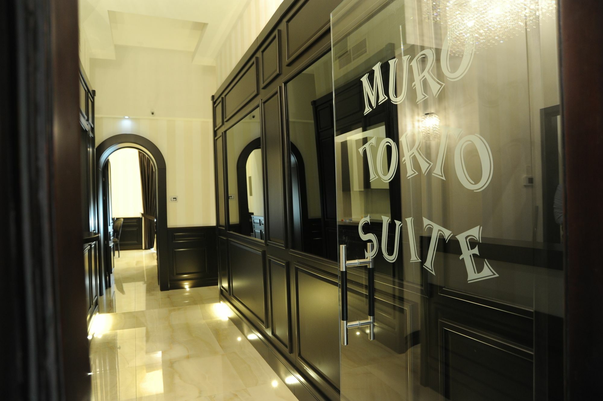 Muro Torto Suite - Struttura Sanificata Giornalmente Con Ozono E Prodotti Specifici Conformi Al Decalogo Del Ministero Salute - Personale Sottoposto A Test Sierologico Periodicamente Foggia Eksteriør billede